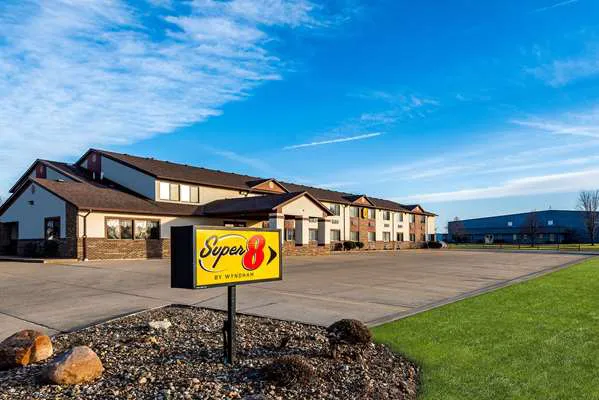 Super 8 by Wyndham Oelwein 4