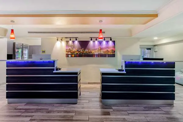 La Quinta Inn by Wyndham Chicago O'Hare Airport 4