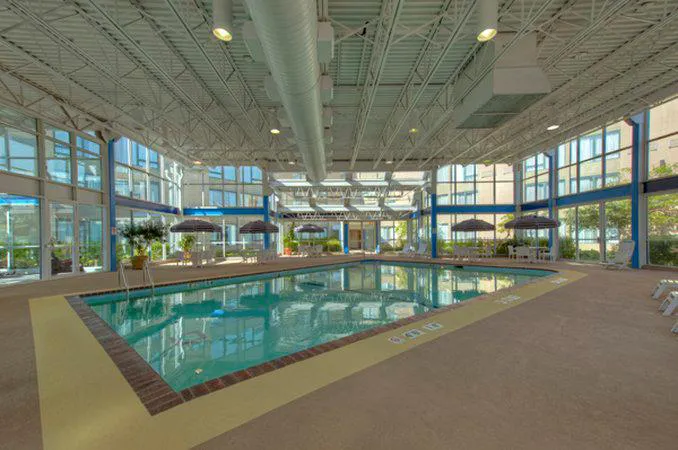 Holiday Inn Chicago-Elk Grove, an IHG Hotel 4