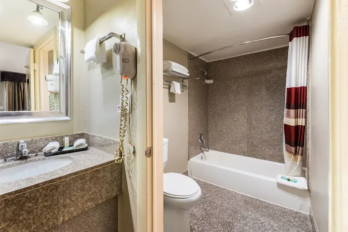 Red Roof Inn Morton Grove 4