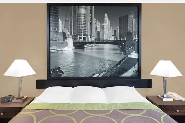 Super 8 by Wyndham Morton Grove/Chicago 4