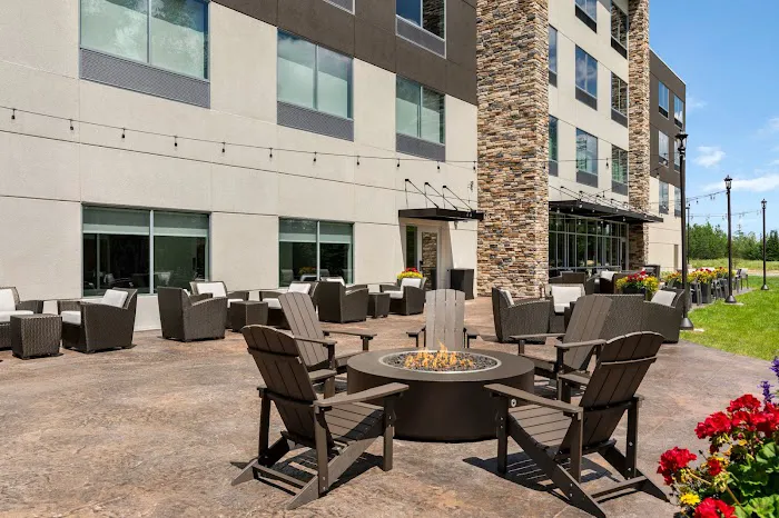 Holiday Inn Express & Suites Rhinelander by IHG 4