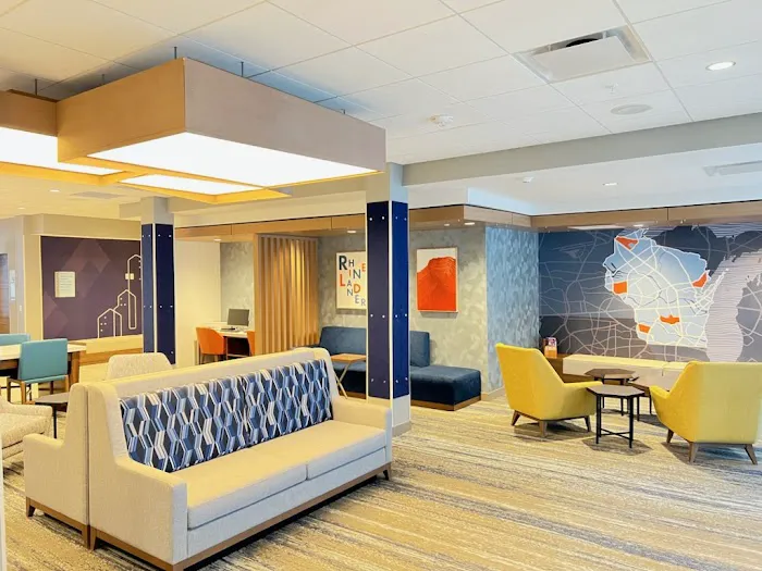 Holiday Inn Express & Suites Rhinelander by IHG 4