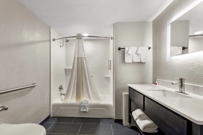 Clarion Pointe Rhinelander Downtown 4