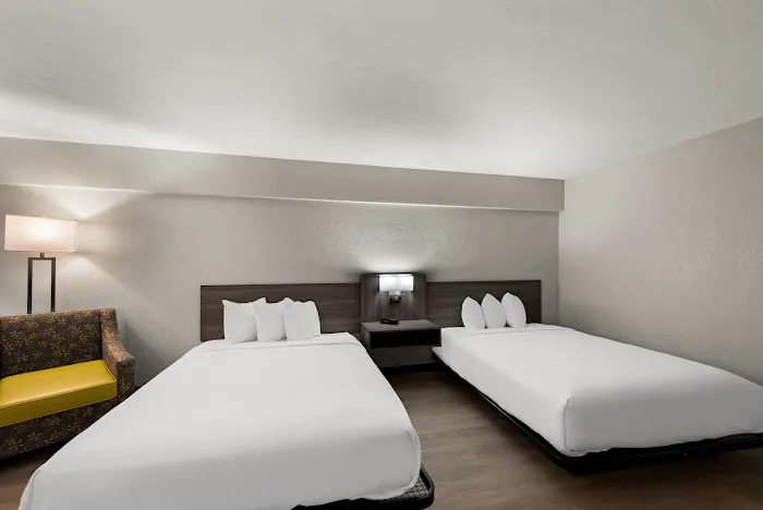 Claridge Inn by Choice Hotels 4
