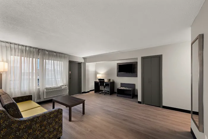 Claridge Inn by Choice Hotels 4