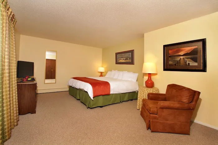 Lake Forest Resort 4