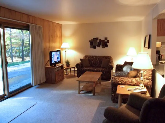 Lake Forest Resort 4