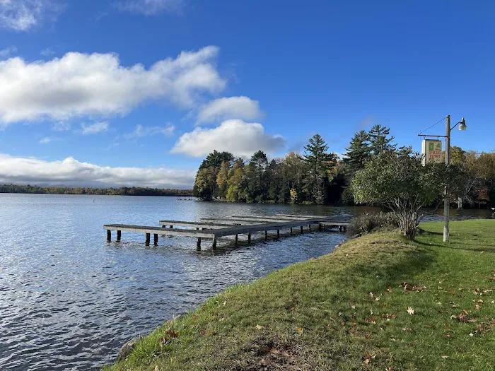 Jansen's Eagle Lake Resort 4