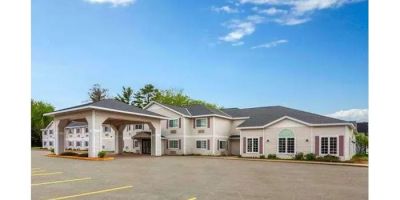 AmericInn by Wyndham Eagle River Downtown