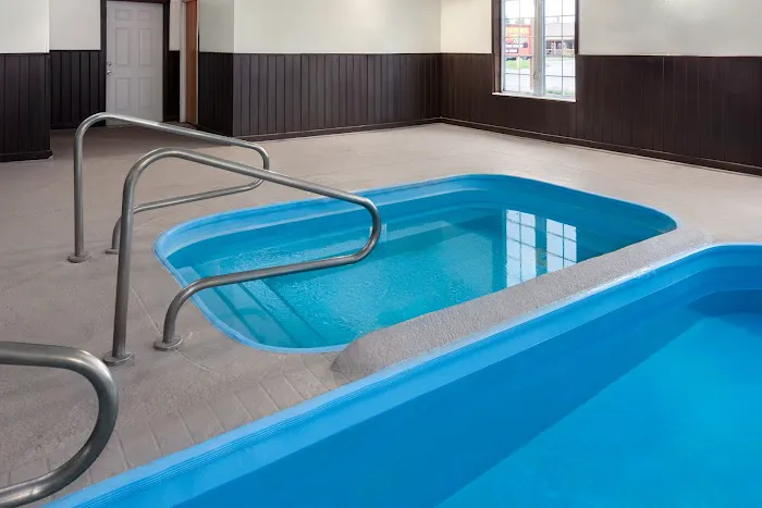 AmericInn by Wyndham Eagle River Downtown 4