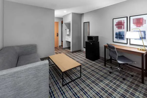 AmericInn by Wyndham Eagle River Downtown 4
