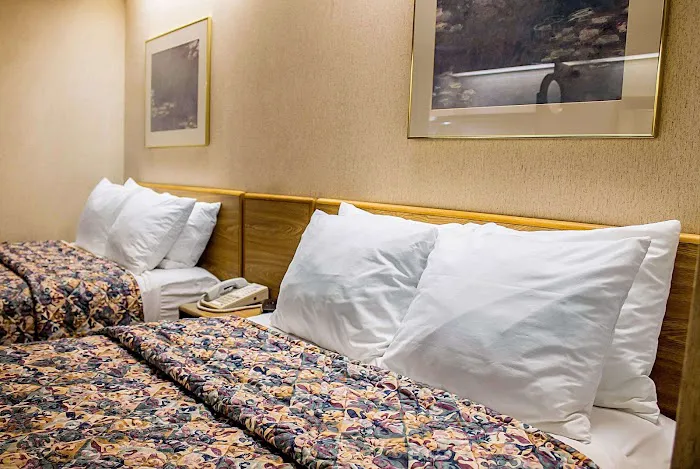 Rodeway Inn 4