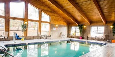 Boarders Inn & Suites by Cobblestone Hotels - Medford