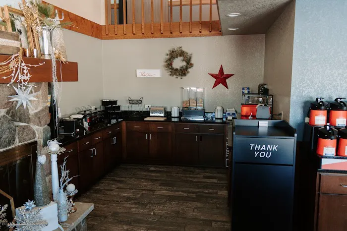 Boarders Inn & Suites by Cobblestone Hotels - Medford 4
