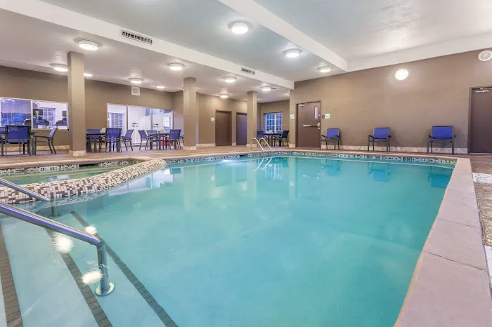 Holiday Inn Express & Suites Eau Claire North by IHG 4