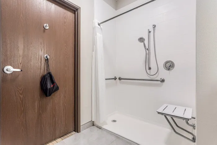 Holiday Inn Express & Suites Eau Claire North by IHG 4