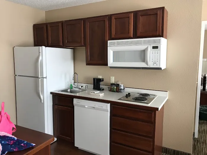 GrandStay Residential Suites Hotel - Eau Claire 4