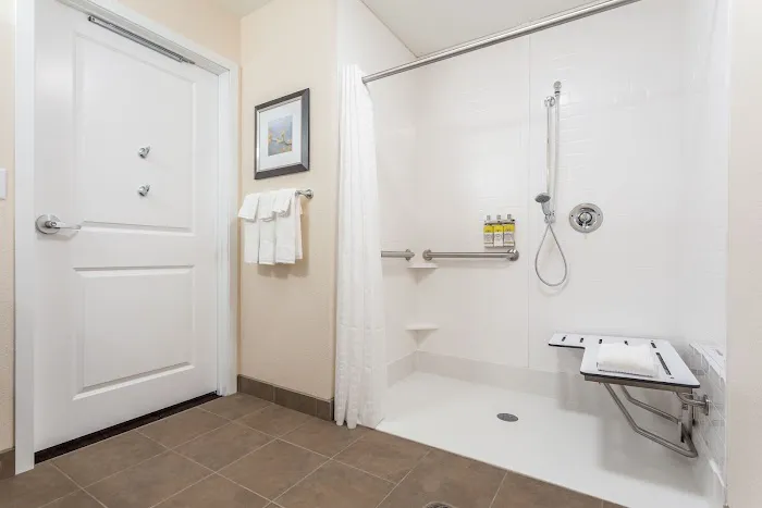 Candlewood Suites Eau Claire I-94 by IHG 4