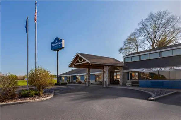 AmericInn by Wyndham Chippewa Falls 4