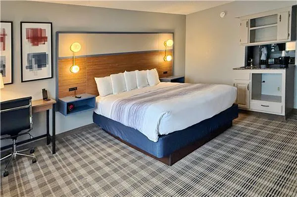 AmericInn by Wyndham Chippewa Falls 4