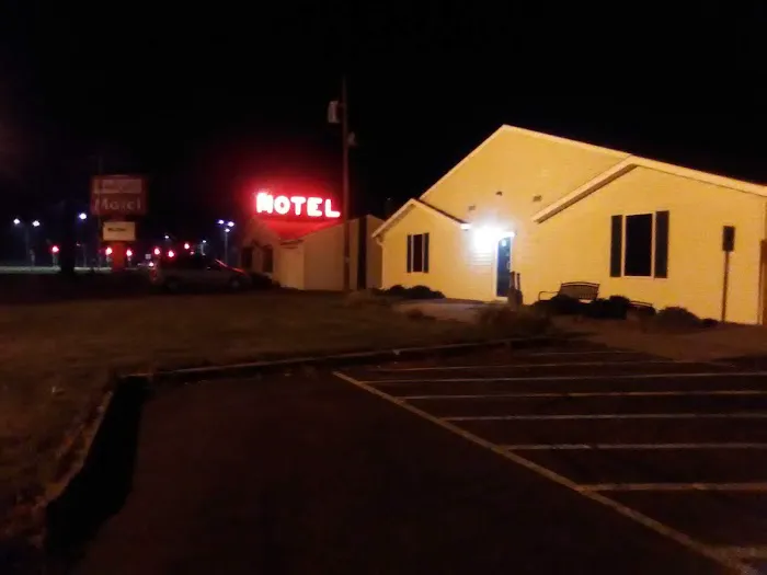 Badger Motel & Suites 4