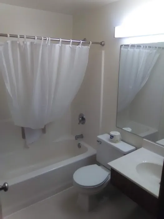 Badger Motel & Suites 4