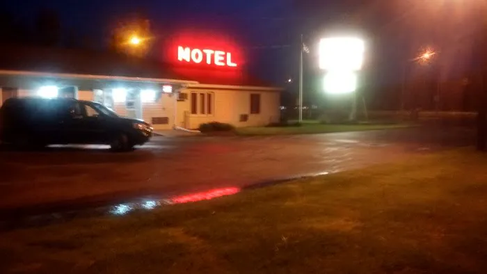Badger Motel & Suites 4