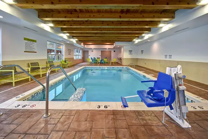 Home2 Suites by Hilton Eau Claire South 4