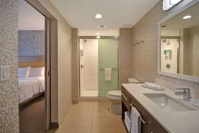 Home2 Suites by Hilton Eau Claire South 4