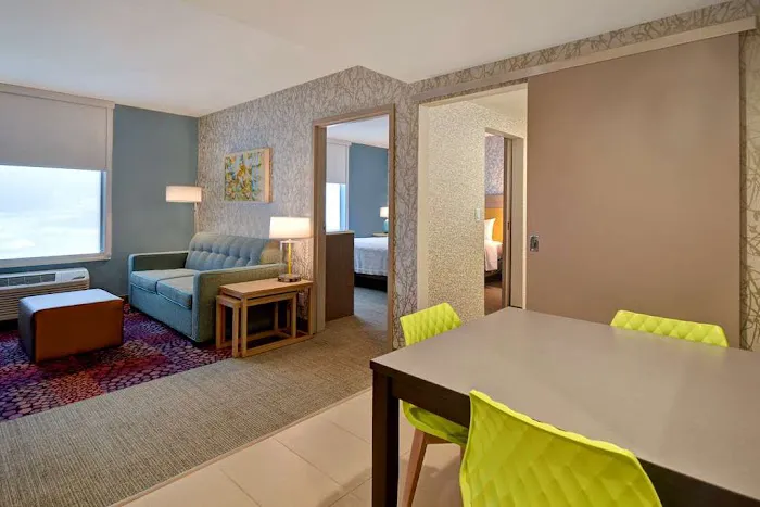 Home2 Suites by Hilton Eau Claire South 4