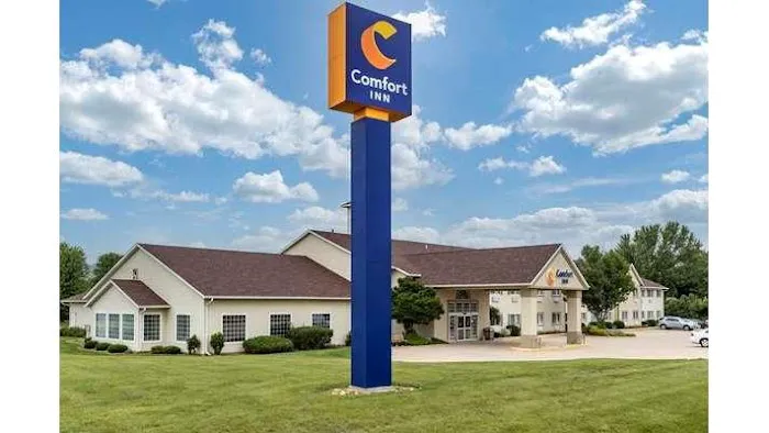Comfort Inn Dyersville Near Field of Dreams 4