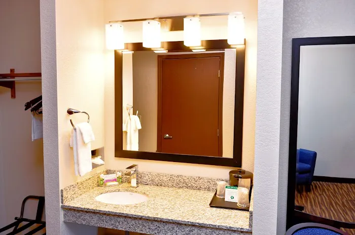 Cobblestone Inn & Suites - Monticello 4