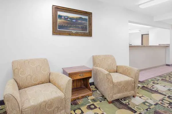 Super 8 by Wyndham Independence 4