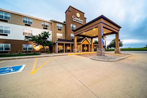 Comfort Inn & Suites Independence 4