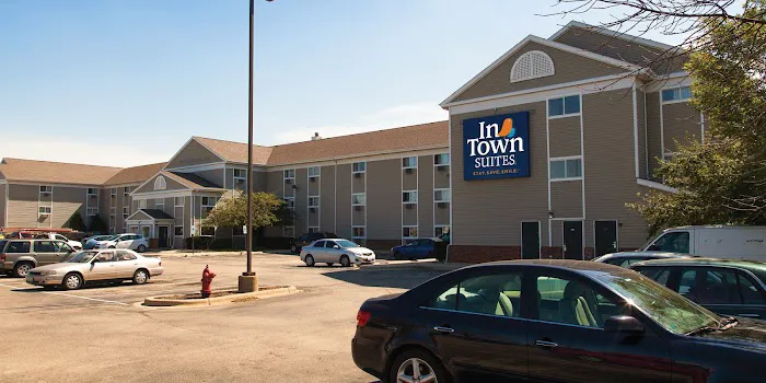 InTown Suites Extended Stay Chicago IL - Elk Grove/O'Hare 4