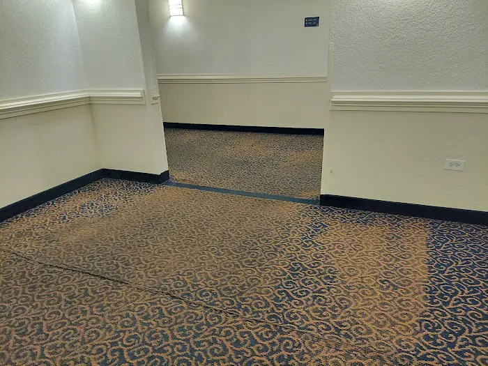 InTown Suites Extended Stay Chicago IL - Elk Grove/O'Hare 4
