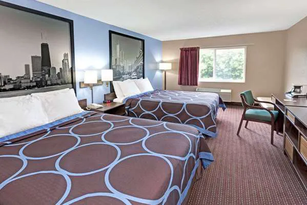 Super 8 by Wyndham Chicago O'Hare Airport 4