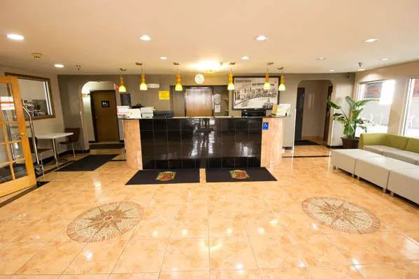 Super 8 by Wyndham Chicago O'Hare Airport 4