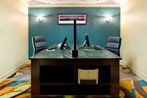 Wyndham Chicago O'Hare 4