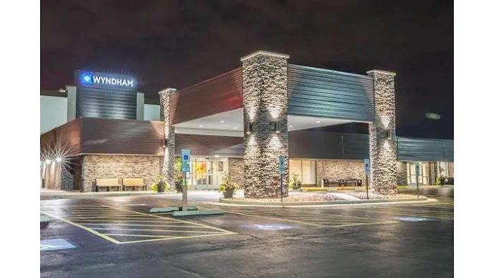 Wyndham Chicago O'Hare 4