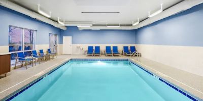 Holiday Inn Express & Suites Chicago North Shore - Niles by IHG