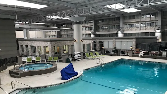 Holiday Inn & Suites Chicago North Shore (Skokie) by IHG 4