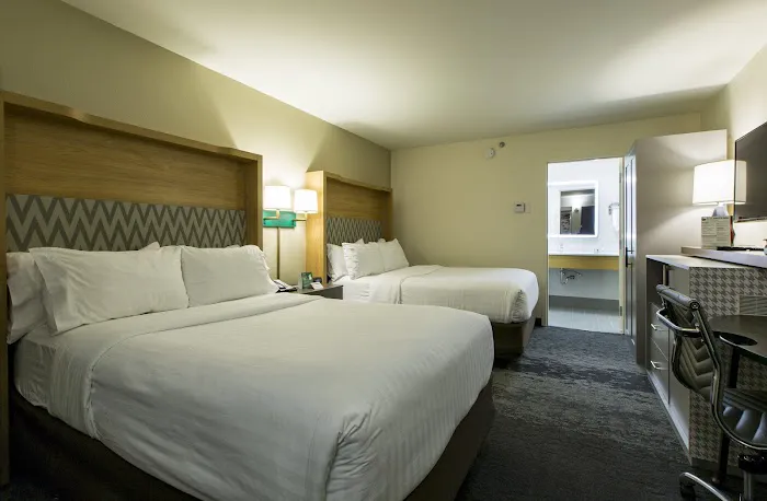 Holiday Inn & Suites Chicago North Shore (Skokie) by IHG 4