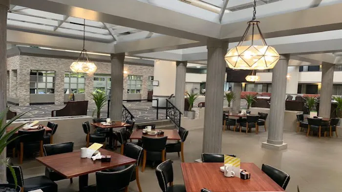 Holiday Inn & Suites Chicago North Shore (Skokie) by IHG 4
