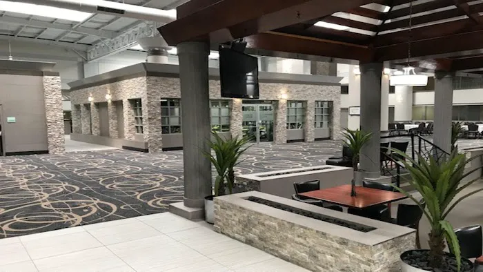 Holiday Inn & Suites Chicago North Shore (Skokie) by IHG 4