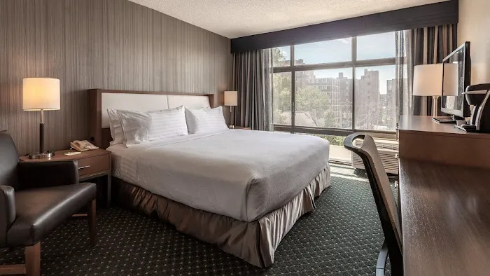Holiday Inn Chicago North-Evanston by IHG 4