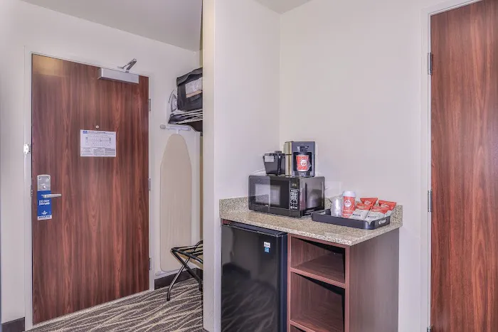 Cobblestone Hotel & Suites - Rhinelander 4