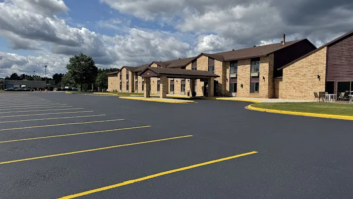 Days Inn by Wyndham Eagle River 4