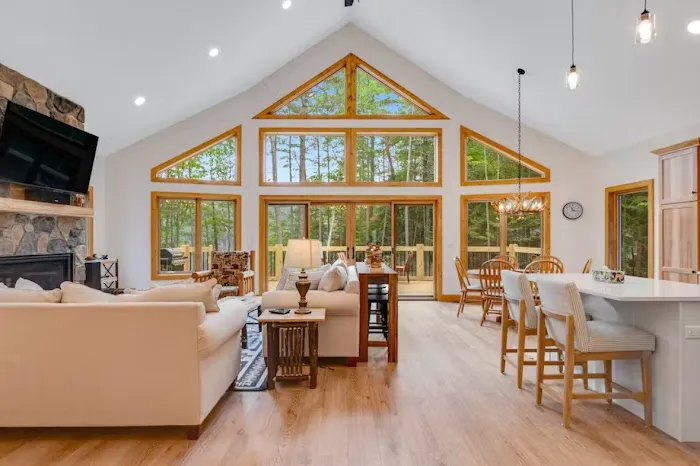 Rogers' Retreat Eagle River Vacation Home 4